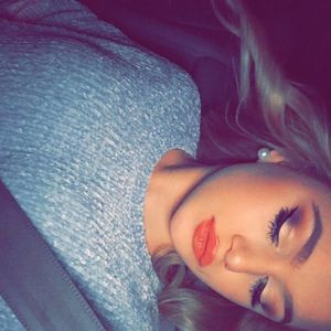 Meet your Posher, Amelia